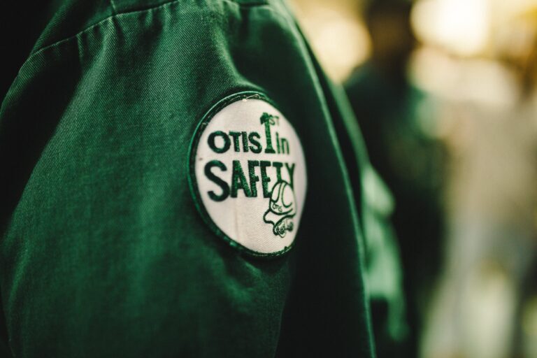 Cada-cuanto-tiempo-se-debe-realizar-el-mantenimiento-a-un-ascensor-768x512