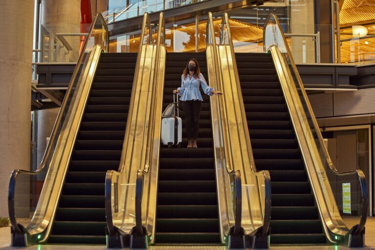 Eficiencia-energetica-de-las-escaleras-electricas-de-Otis-768x512