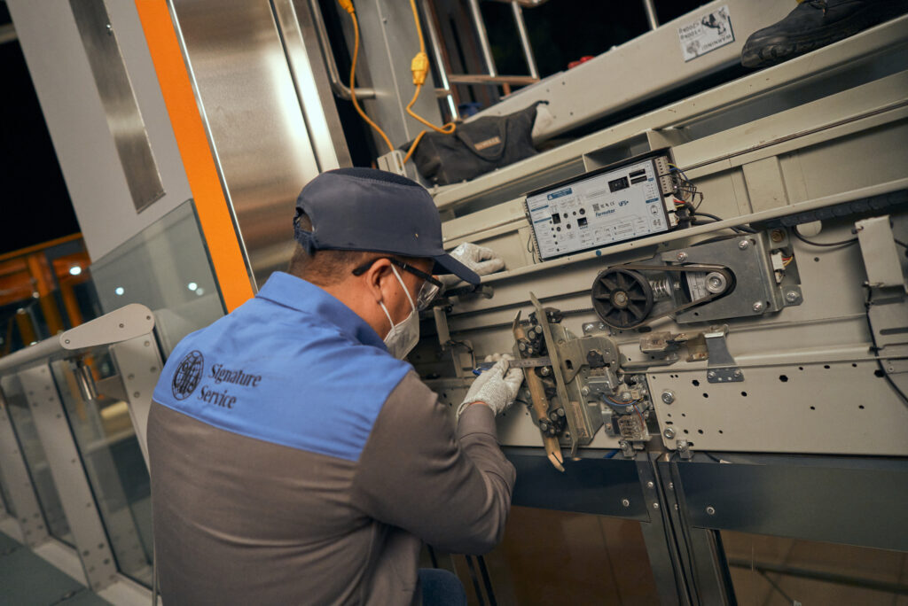 Empresa-para-mantenimiento-de-ascensores-en-Colombia-Otis