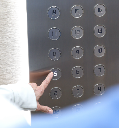 Modernizar elevadores para mejorar la experiencia diaria de miles de usuarios