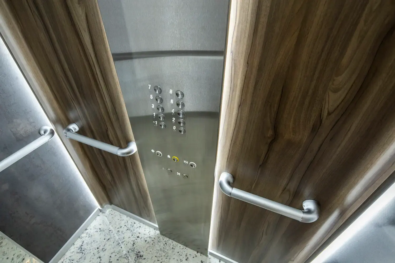 Elevador Gen2 Otis modernizado