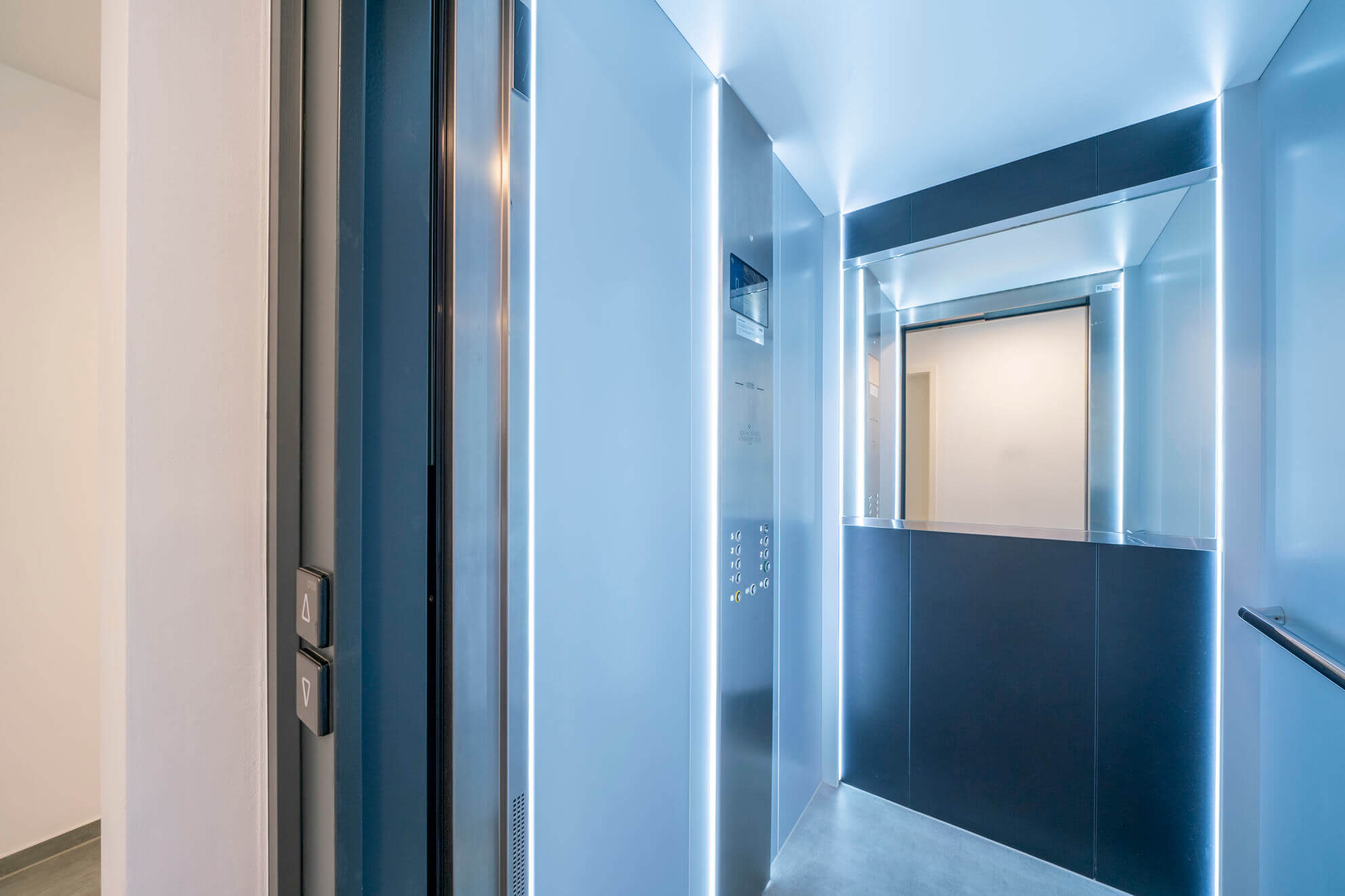 Elevador moderno Otis