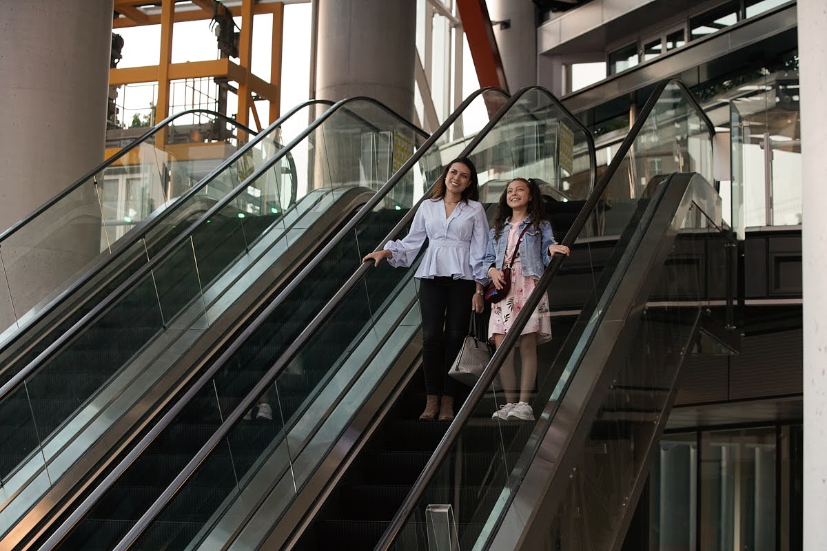 Elevadores e escadas rolantes: manutenção preventiva em altas temporadas