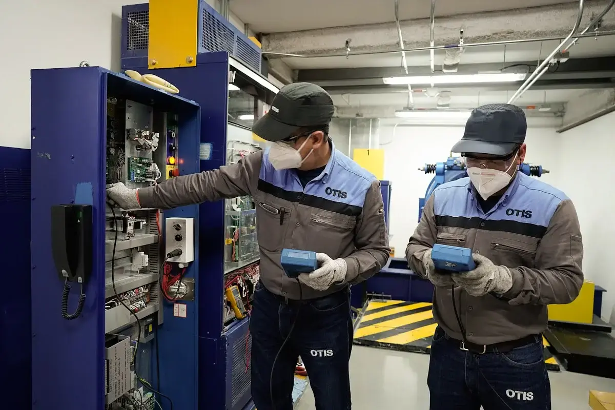 Conheça os sistemas de segurança de um elevador